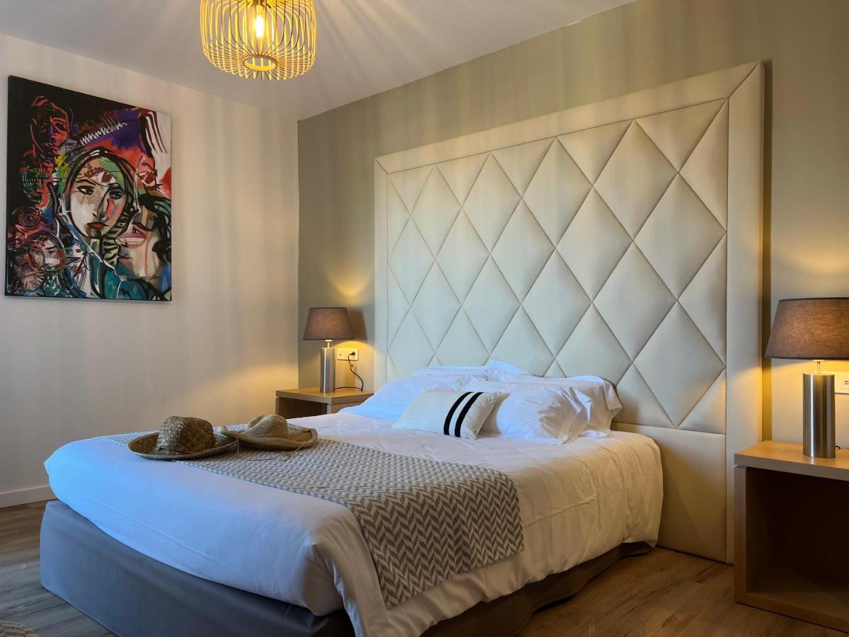 Hotel Revellata & Spa Καλβί Εξωτερικό φωτογραφία