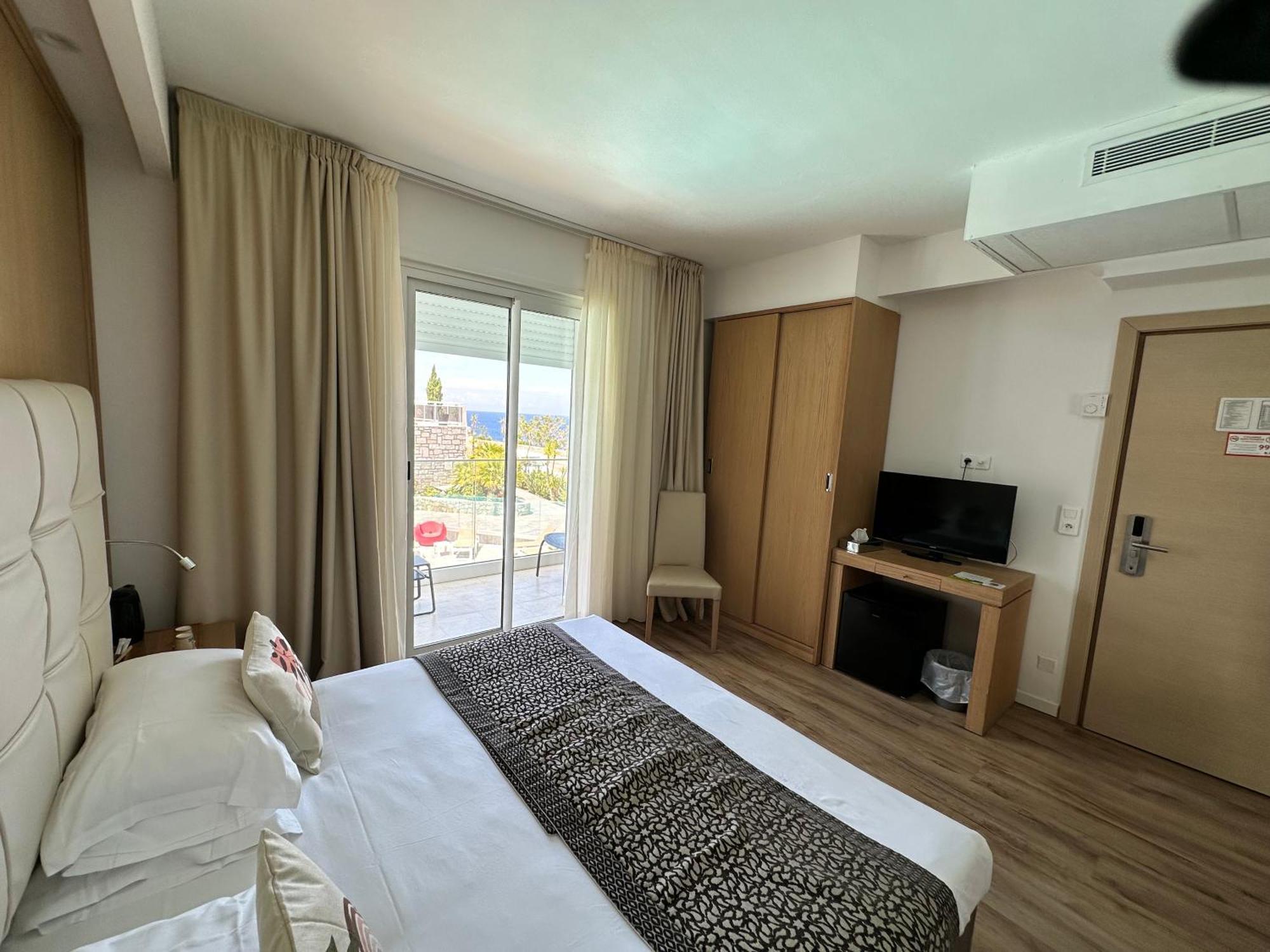 Hotel Revellata & Spa Καλβί Εξωτερικό φωτογραφία