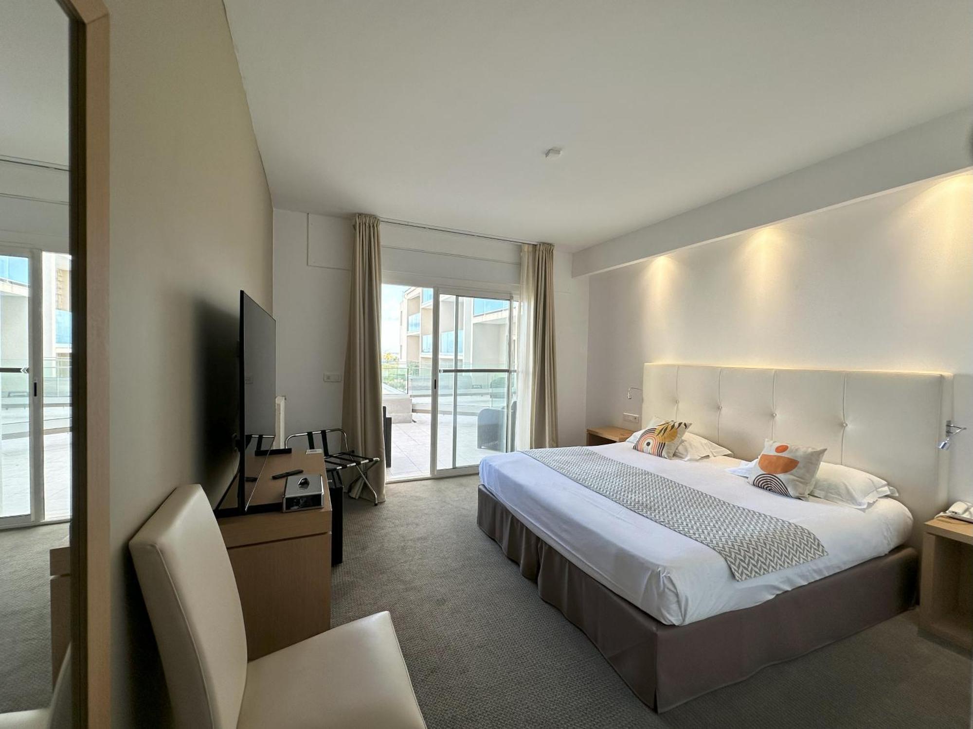 Hotel Revellata & Spa Καλβί Εξωτερικό φωτογραφία