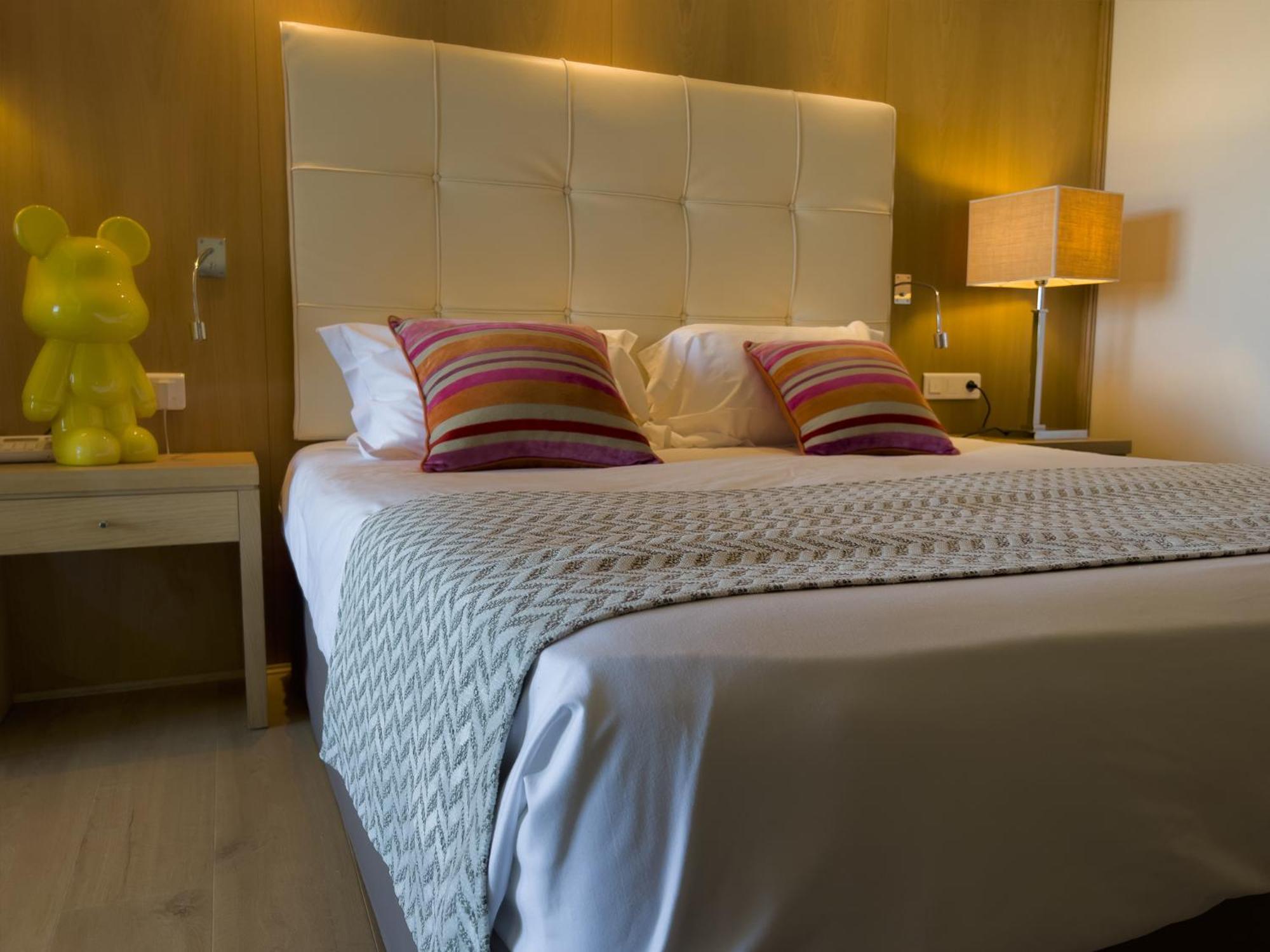 Hotel Revellata & Spa Καλβί Εξωτερικό φωτογραφία
