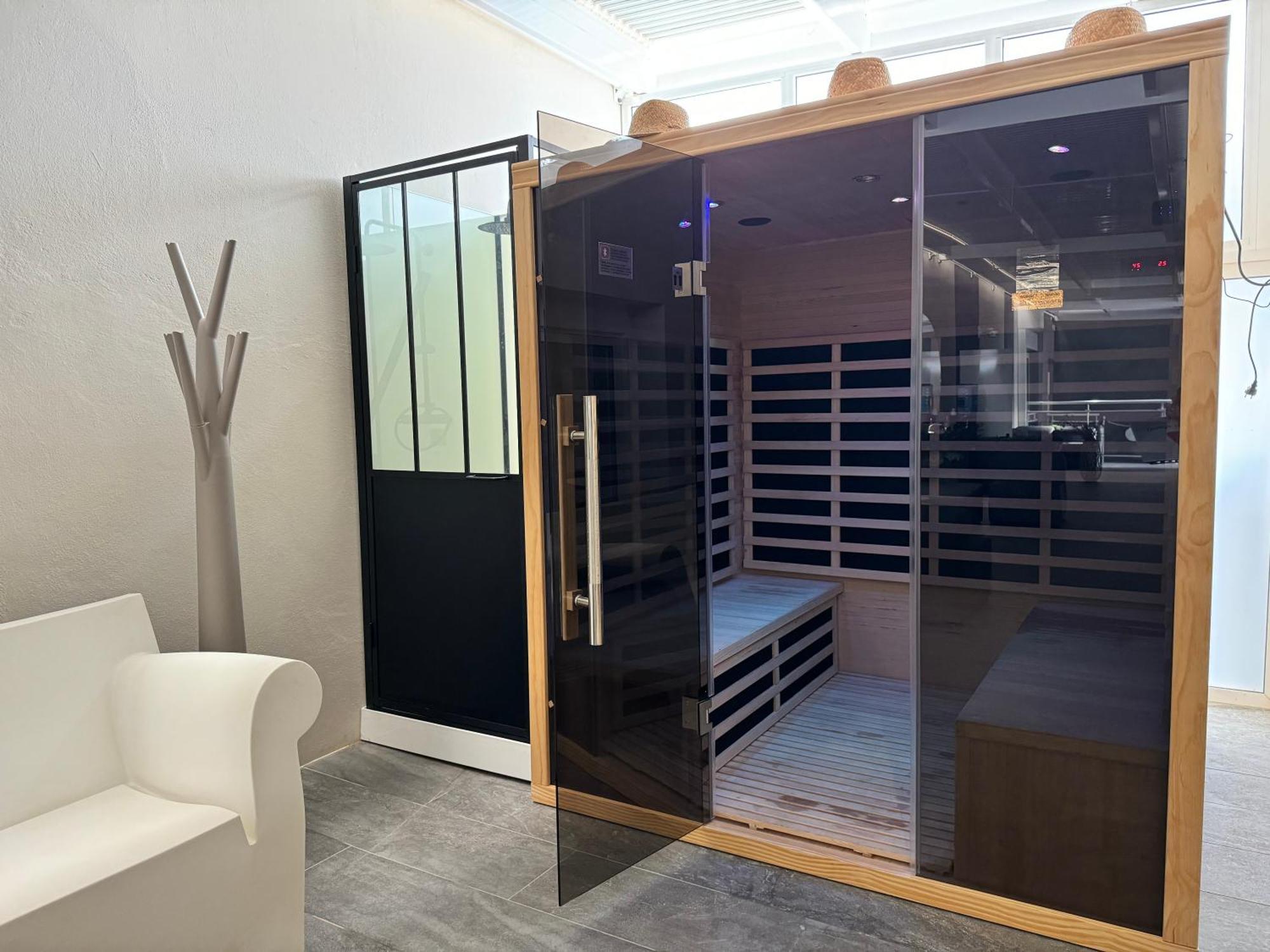 Hotel Revellata & Spa Καλβί Εξωτερικό φωτογραφία